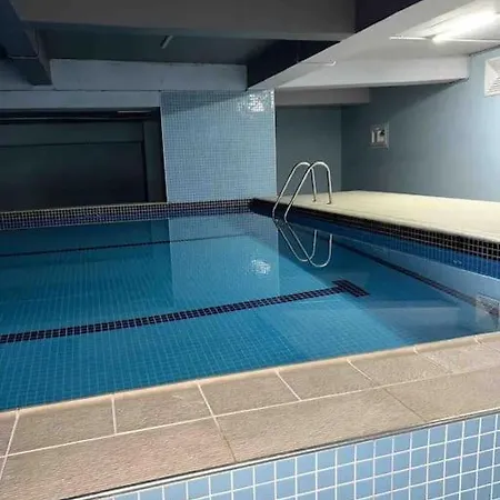 Cosy House Pool-gym-wifi-air Conditioner-car Park Apartment Istanbul