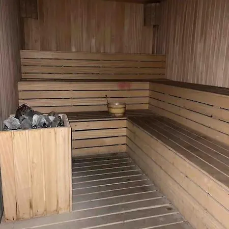 Apartment Cosy House Pool-gym-wifi-air Conditioner-car Park