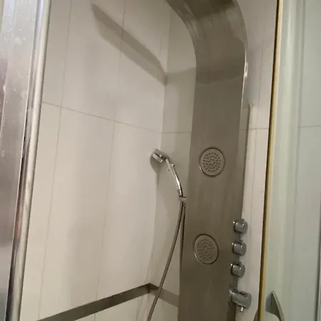 Cosy House Pool-gym-wifi-air Conditioner-car Park Apartment *